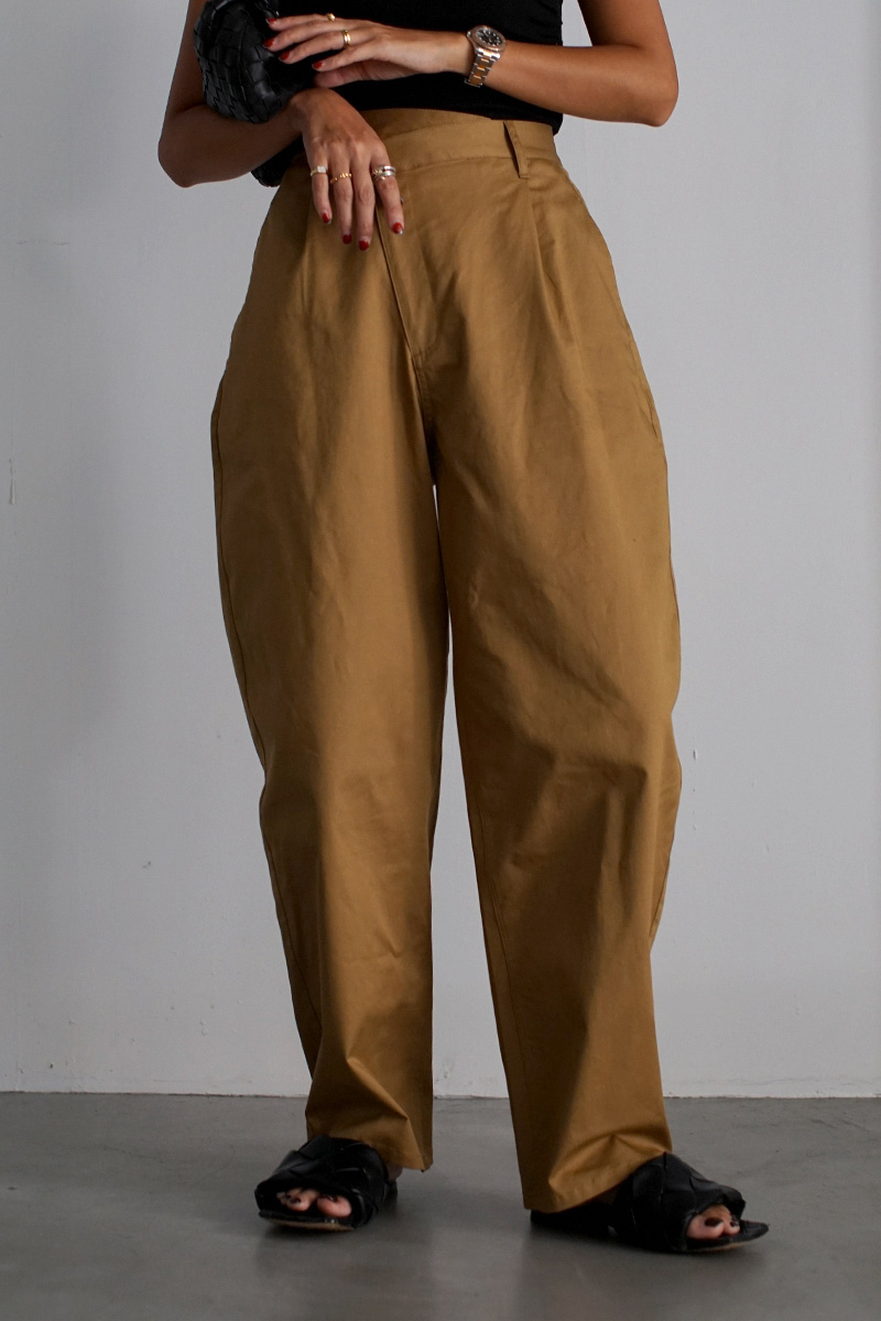 room306 CONTEMPORARY / Design Waist Curve Pants
