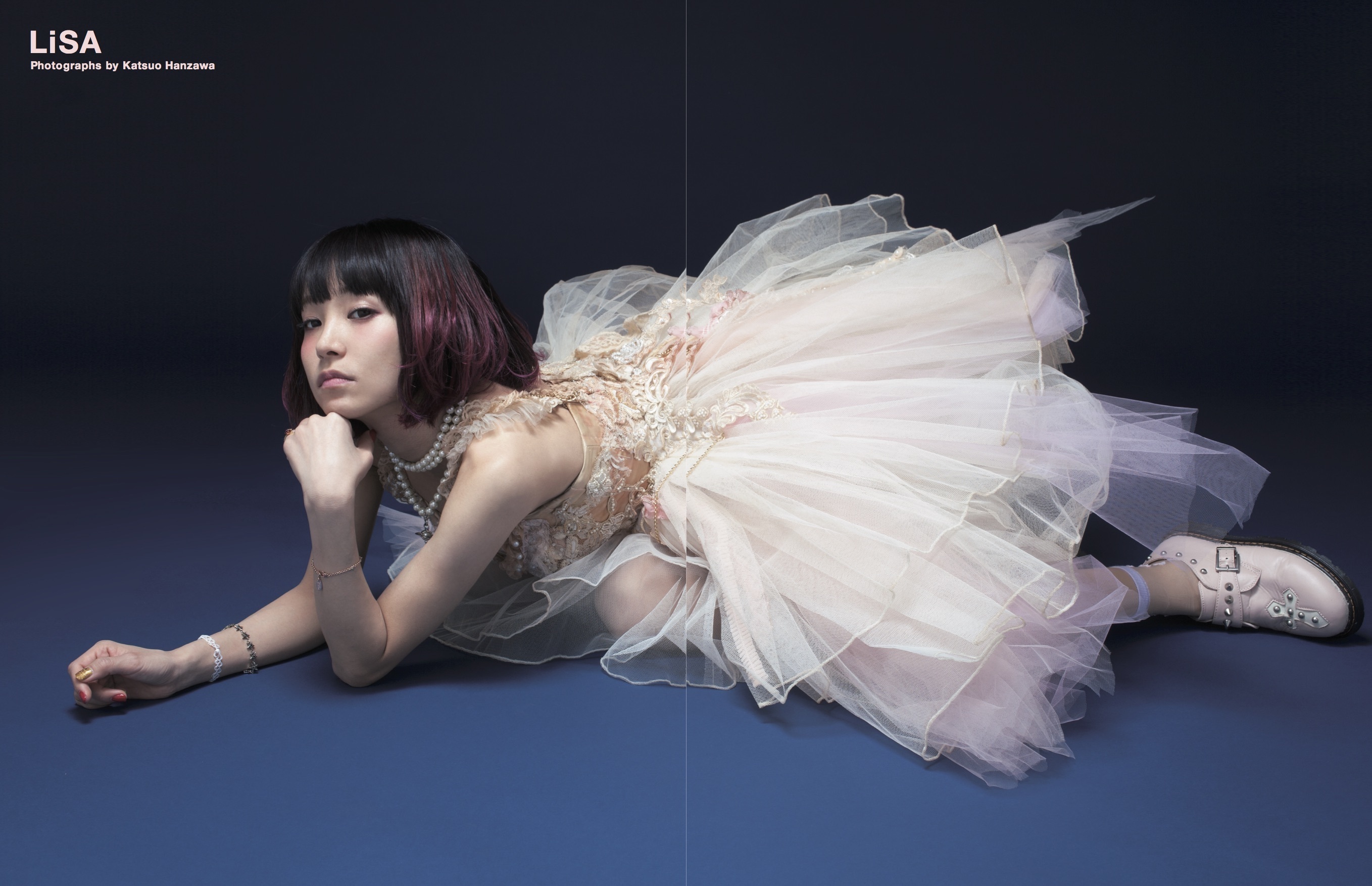 CUT最新号、LiSAが語る『LUCKY Hi FiVE!』と自身の未来像 (2016/04/19