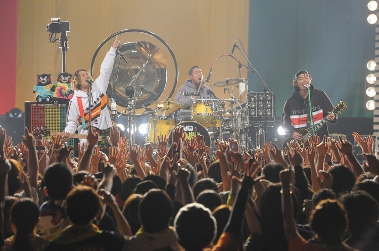 WANIMA、NHK総合『SONGS』に出演。スタジオライブで“THANX”など披露