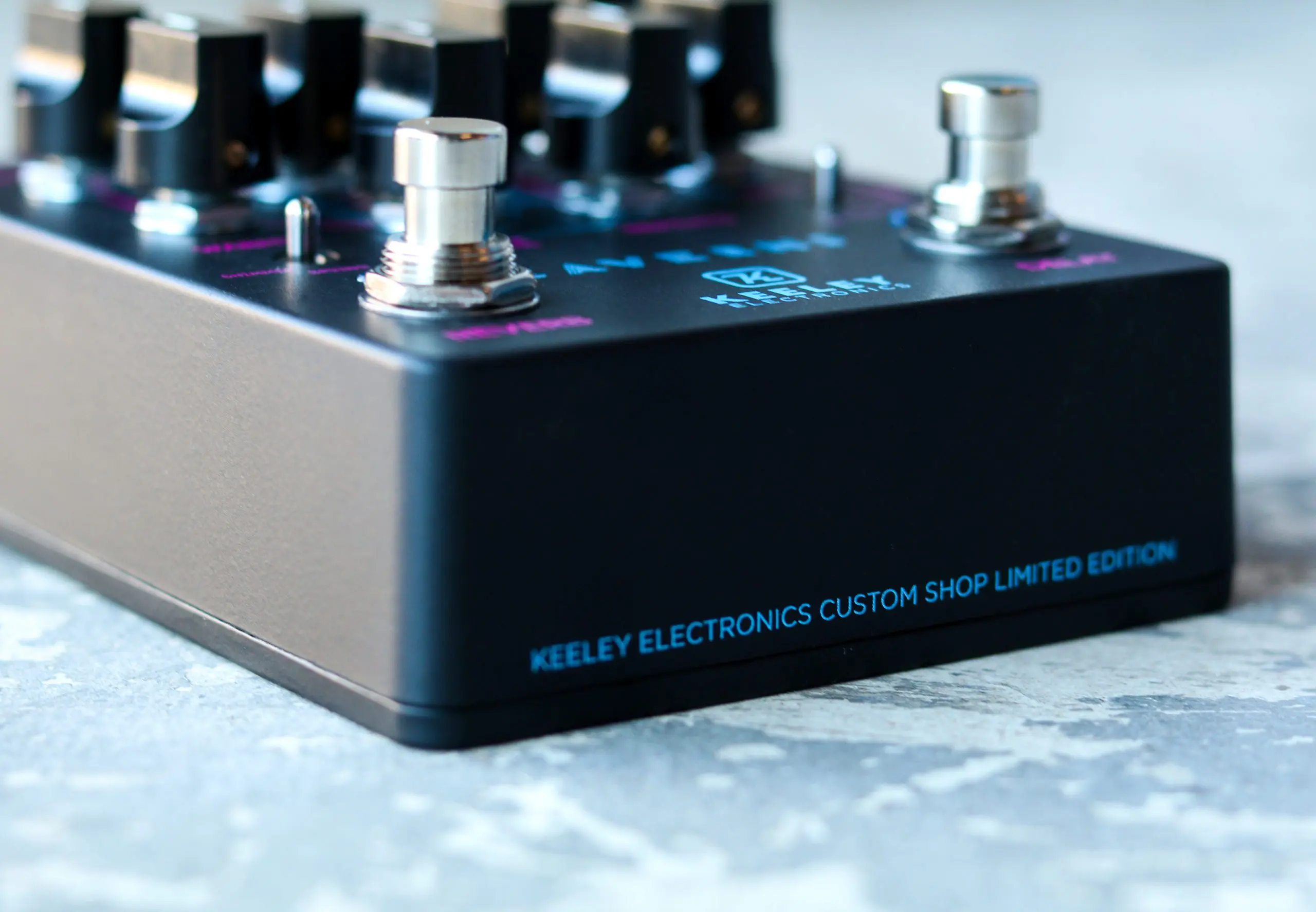 Caverns Delay Reverb v2 - Black Neon - Keeley Electronics Guitar