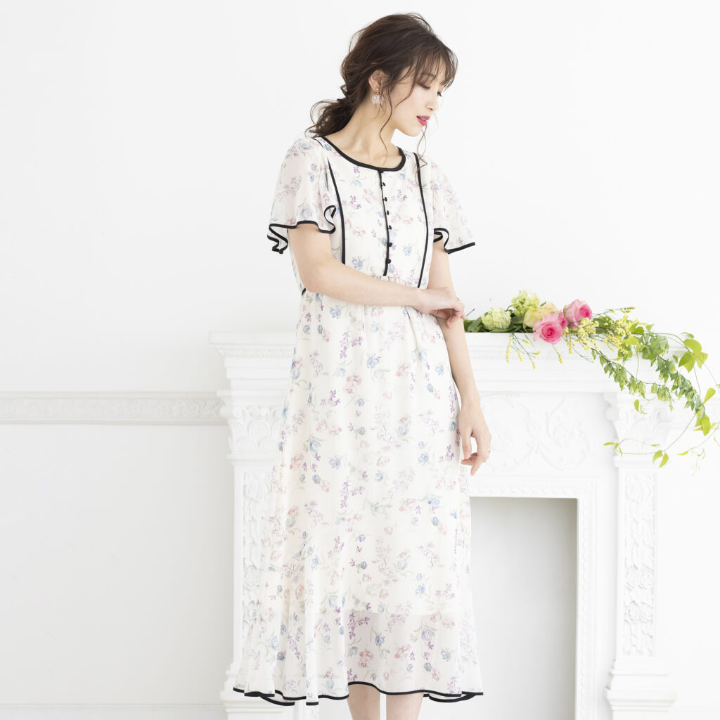 新作】フレア袖フラワーワンピース | Rose Tiara【ローズティアラ】
