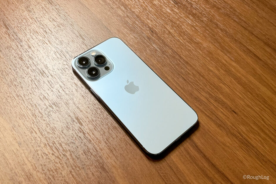 iPhone 13 Pro レビュー｜高級感と爽やかさのバランスが絶妙なシエラブルー