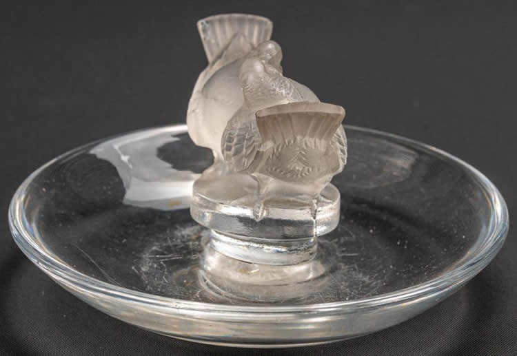 Rene Lalique Deux Colombes Ashtray 20165 - RLalique.com