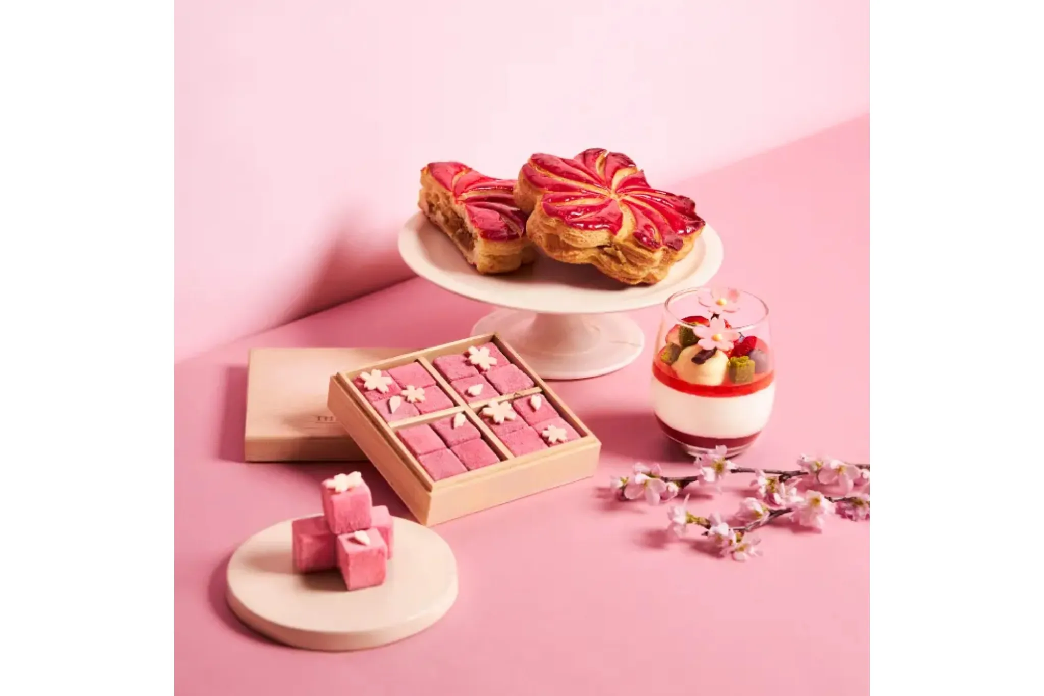 ザ・ペニンシュラ ブティック＆カフェ」より桜モチーフの春限定
