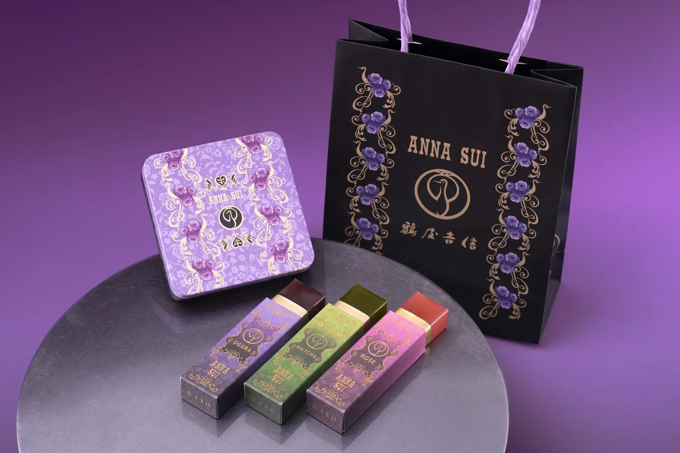 ANNA SUI×鶴屋吉信】缶ケース入り羊羹が登場！オリジナルショッパーも