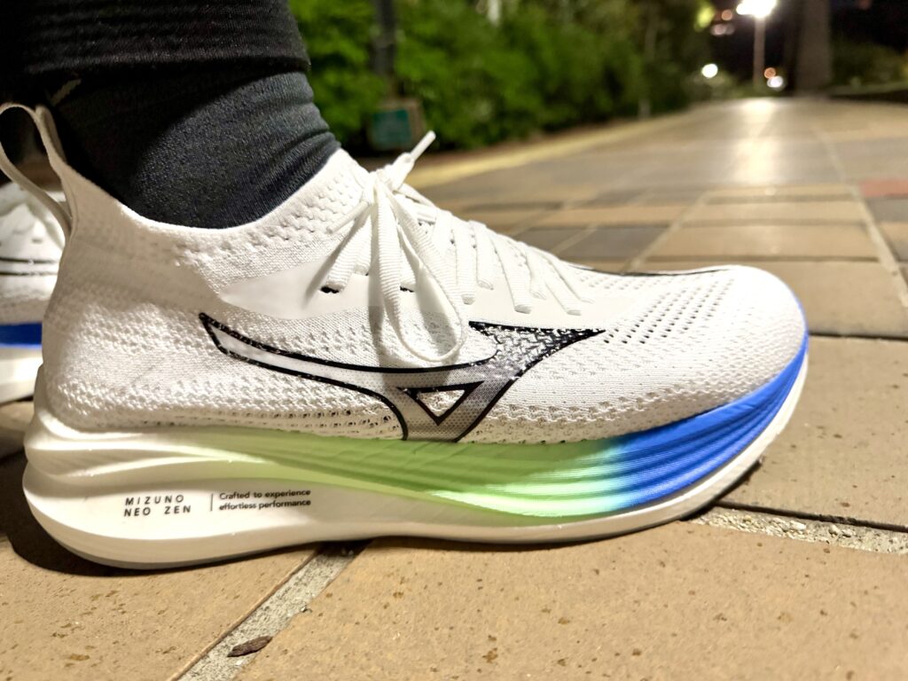レビュー】ミズノ ネオゼン 足に優しいリカバリーシューズ | ランハイク