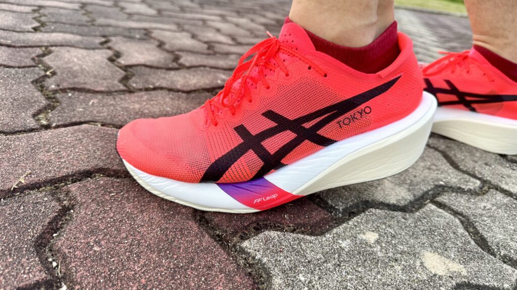 レビュー】アシックス メタスピードエッジ東京 前傾姿勢強制シューズ