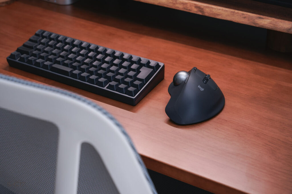 ロジクール MX ERGO S レビュー。BEST BUYトラックボールが静音＆USB-C
