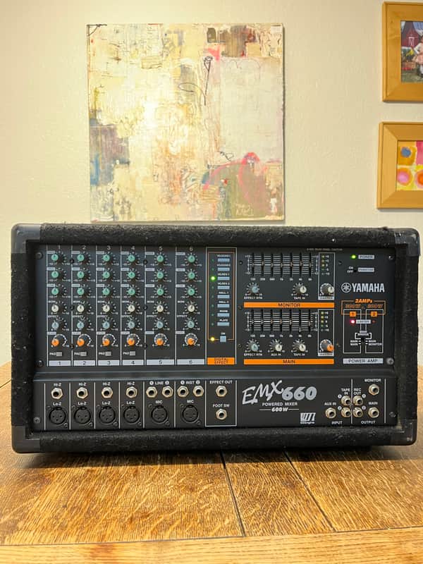 Yamaha EMX660 6 Channel 600-Watt Powered Analog Mixer 2010s - Gray