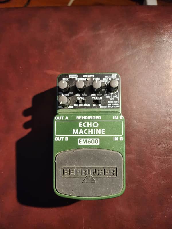 Behringer EM600 Echo Machine Pedal | Reverb Canada