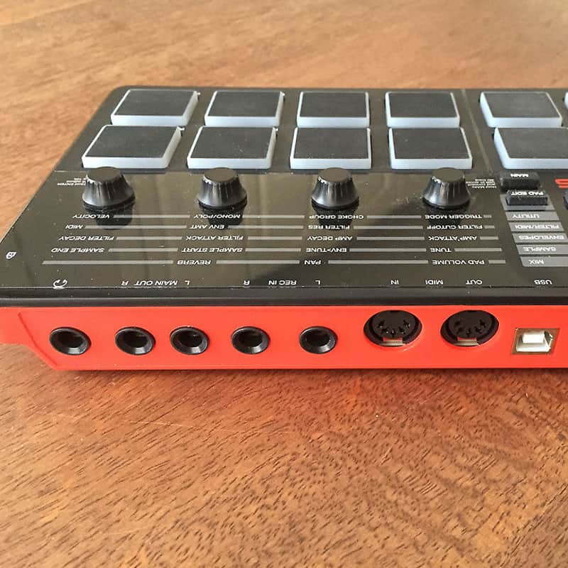 Akai MPX16 Sampler with 16 Pads | Reverb