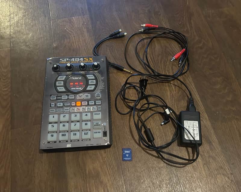 Roland SP-404SX Linear Wave Sampler | Reverb