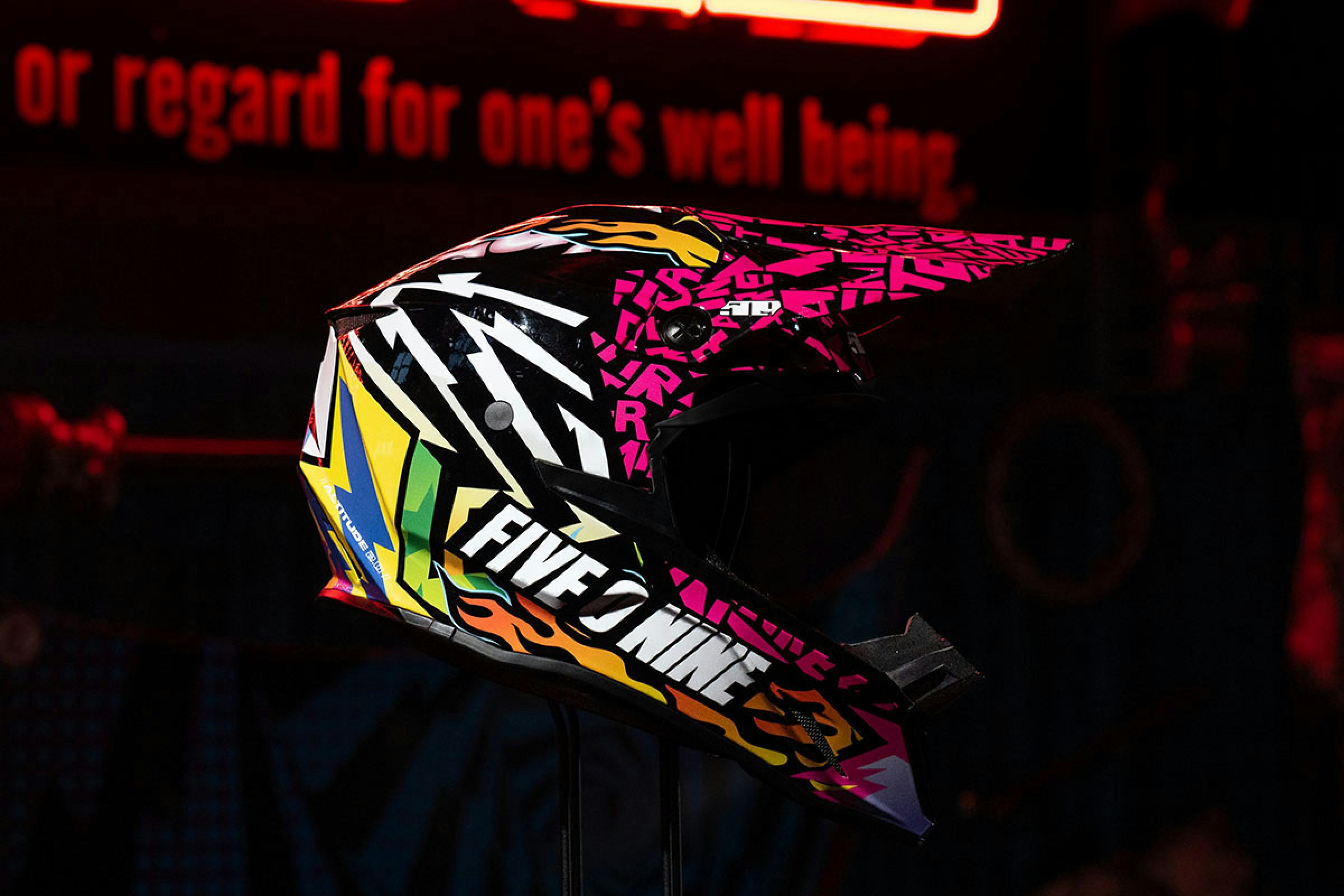 294853_509w25kb43verhelmet02.