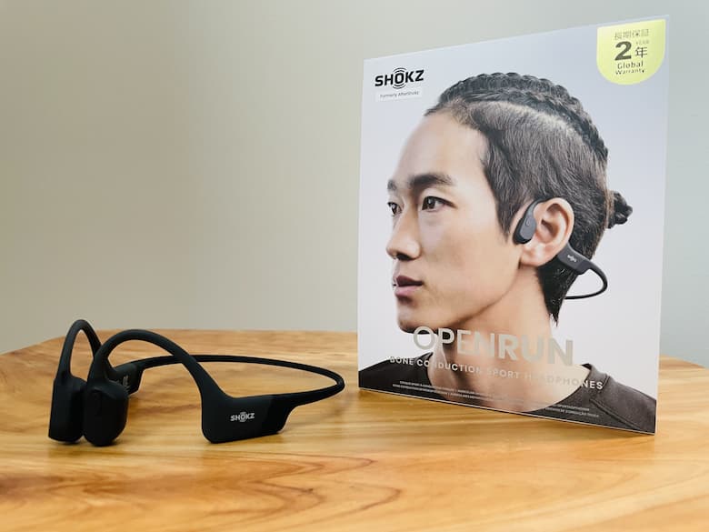 Shokz OpenRun 無印の使い方＆レビュー。メガネと同時に装着OK。内蔵