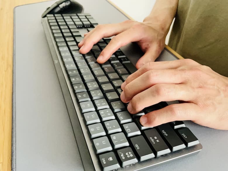 MX Mechanical と Mini（KX850）をレビュー。茶軸と赤軸の比較。薄型で