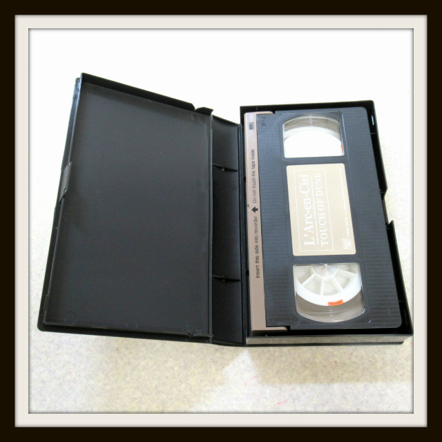 ラルク】L'Arc～en～Cielのインディーズ時代の超激レアCD＆VHS紹介