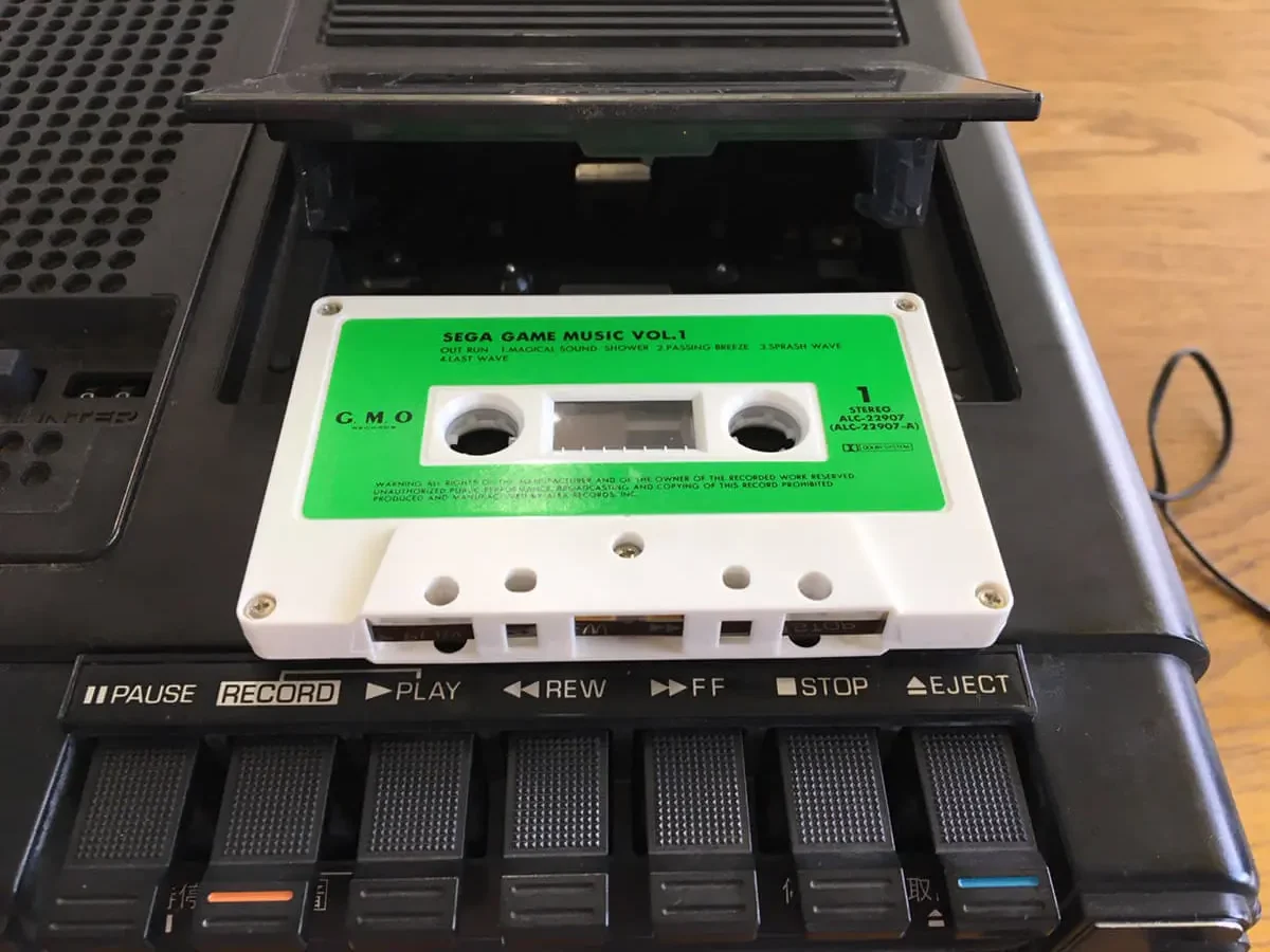 宅配買取】昭和の「ラテ」は飲めないぞー！ “ラテカセ”ナショナルTR