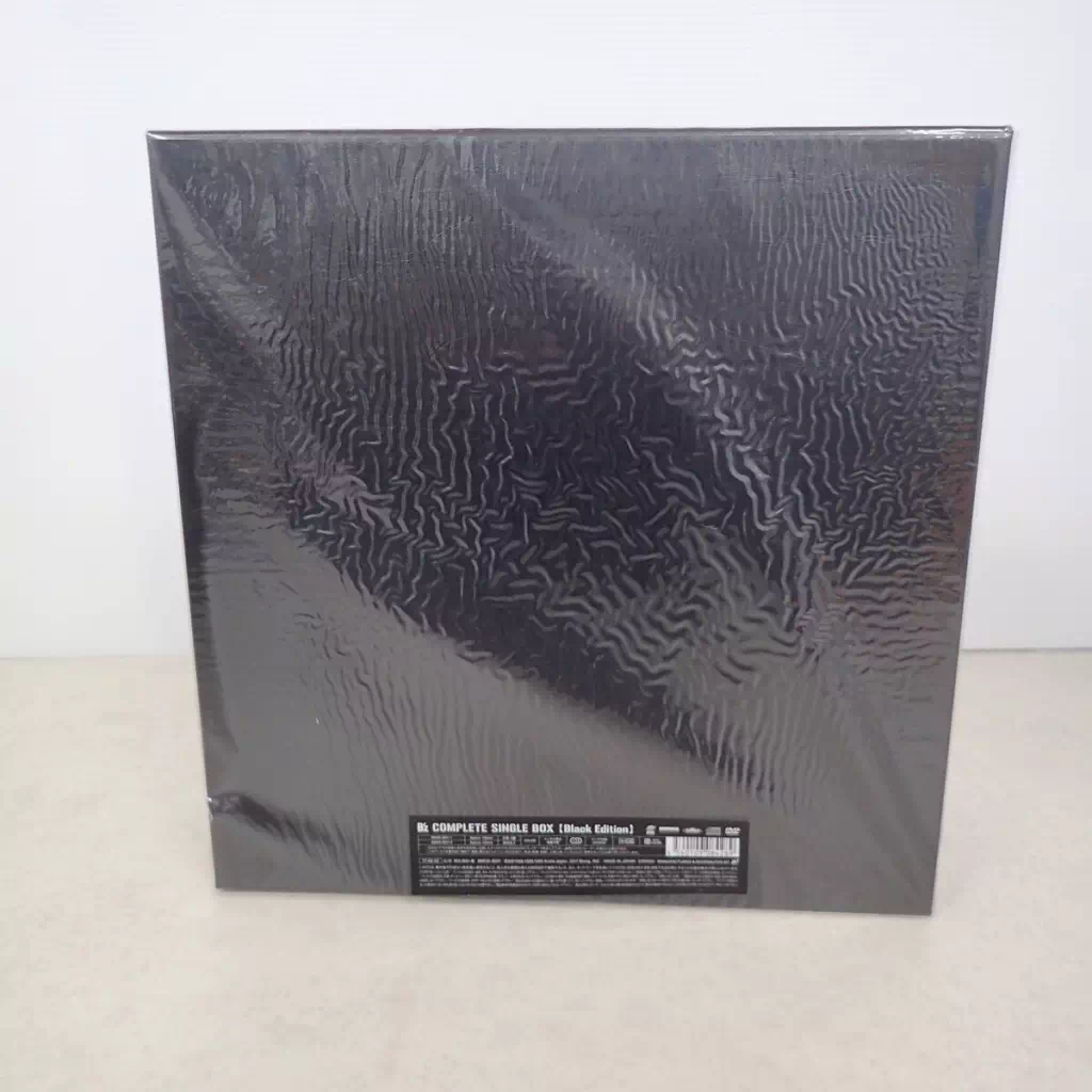 買取実績】『B'z COMPLETE SINGLE BOX Black Edition』をお譲り