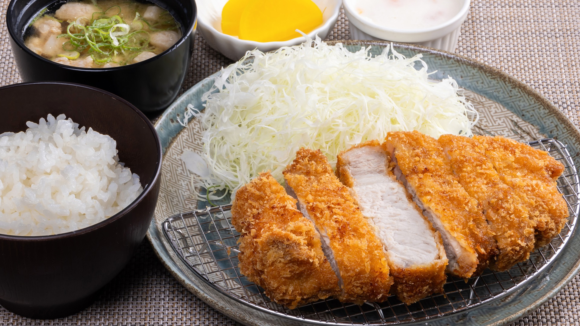 杜の街グレース】「瀬戸内とんかつ 豚まど」​がオープン | 両備