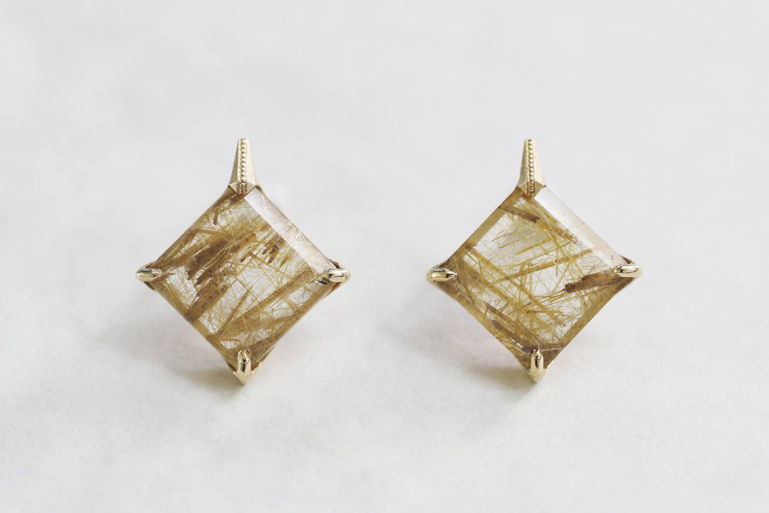 ゴールドルチルクォーツピアス– Ryui