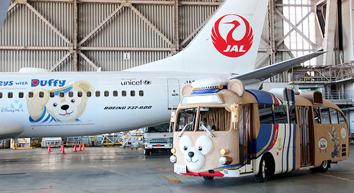 ディズニー】ダッフィーの特別機が就航！ ダッフィーバスも初便を祝福