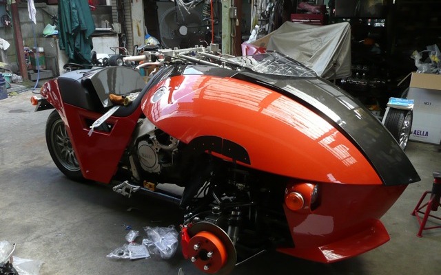 新型三輪車ウロボロス…安定した走りからアドレナリンまで | レスポンス