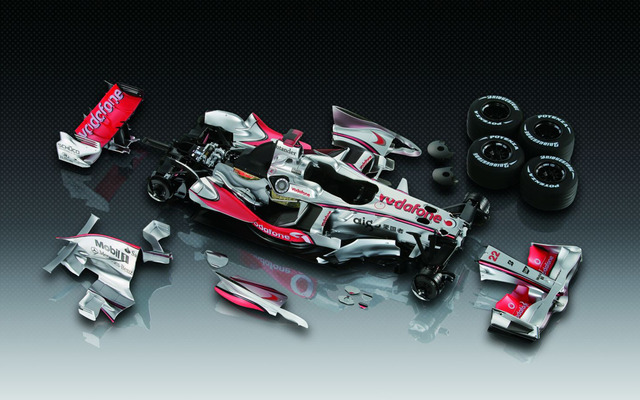 ハミルトン仕様の マクラーレンMP4-23 を毎週組み立てる | レスポンス