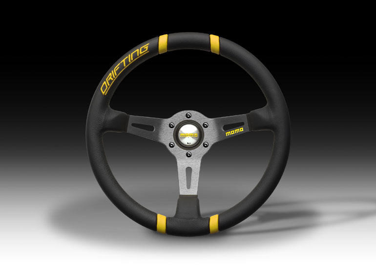 ドリフト命の日本人に…MOMOのステアリングホイール | レスポンス