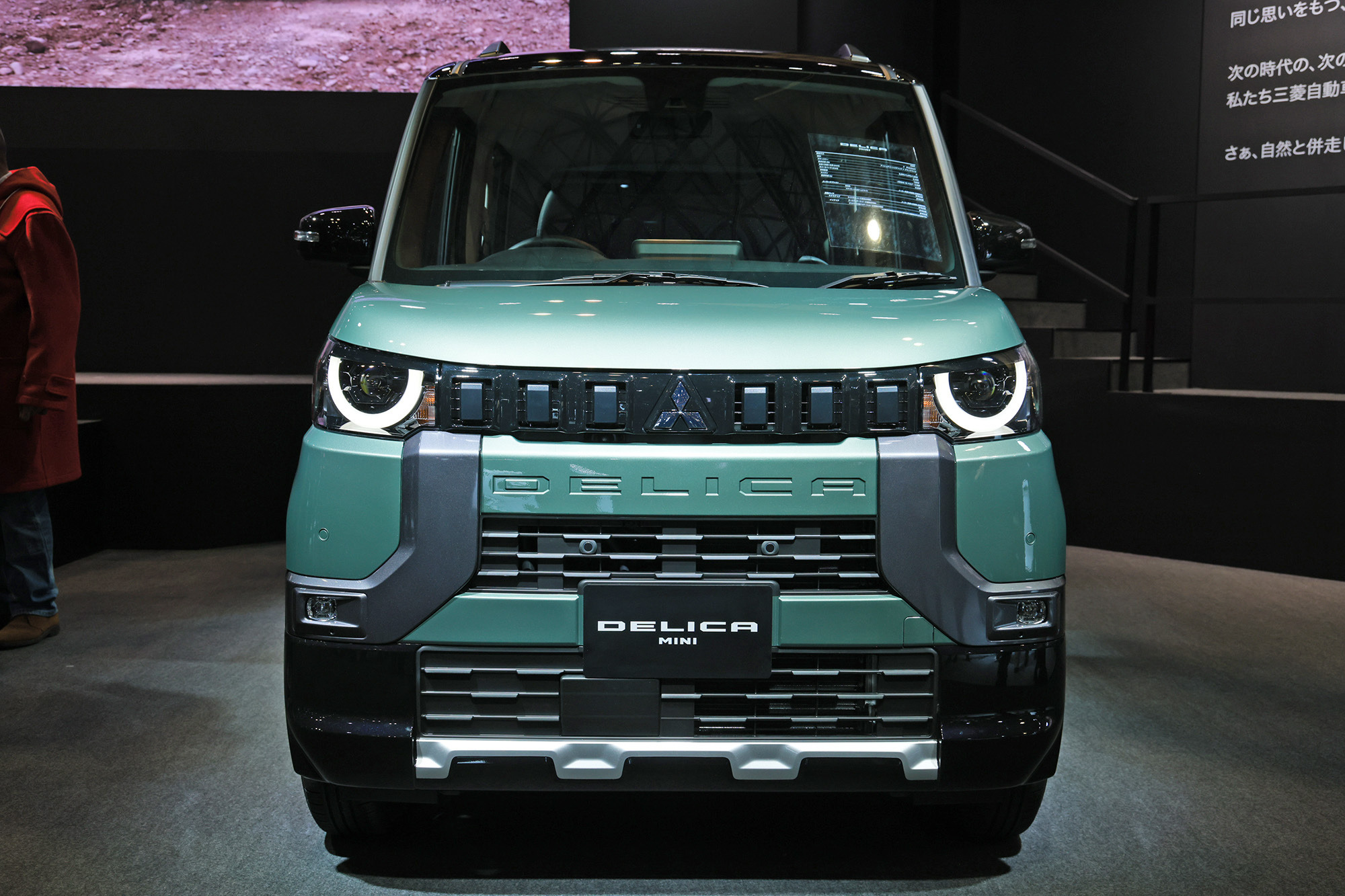 三菱 デリカミニ】顔づくりは「やんちゃ坊主」！黒塗装フェンダーへの