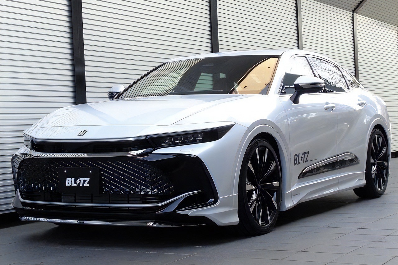 クラウンクロスオーバー用車高調キット、ブリッツが「DAMPER ZZ-R