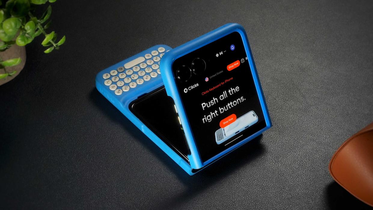 Grab a new Motorola Razr and get a Clicks Keyboard case for free