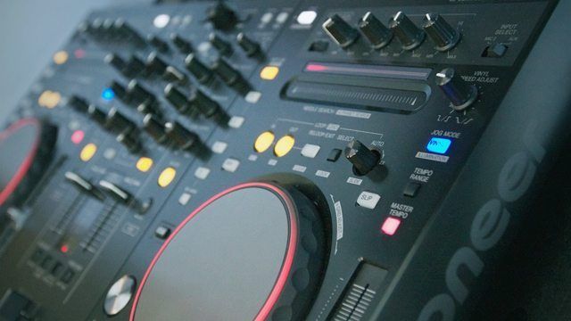 Pioneer DDJ S1 破損あり Review: Pioneer DDJ-S1 - DJ TechTools