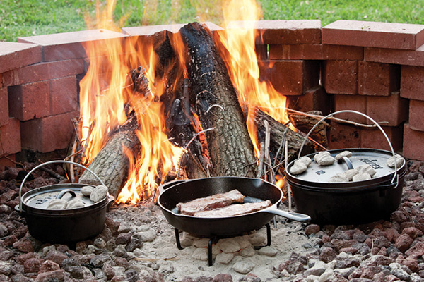 1.5 Quart Red Dutch Oven（エナメルダッチオーヴン 1.5qt レッド