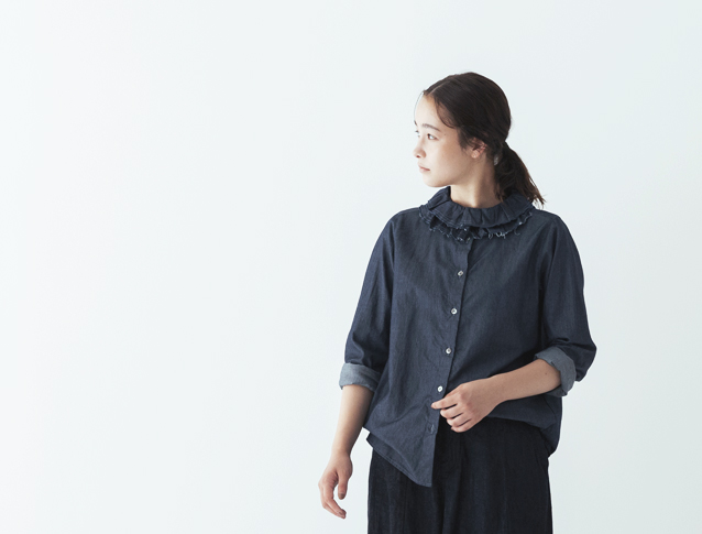ネストローブ　デニムフリルカラーブラウス ネストローブ デニムフリルカラーブラウス