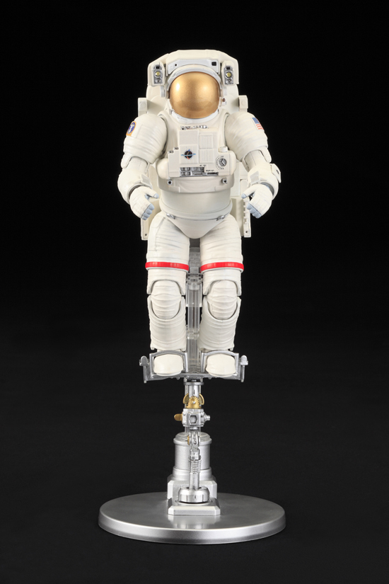 バンダイ 1/10 ISS船外活動用宇宙服｜ホビーの総合通販サイト ホビー