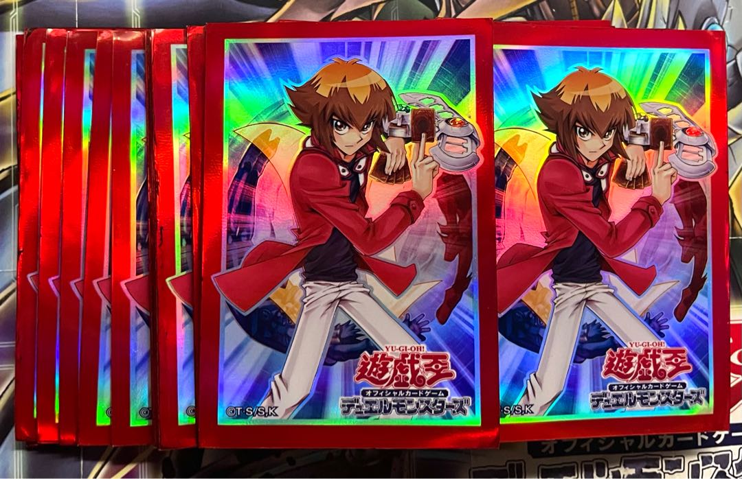 傷みあり】遊戯王 遊城十代 スリーブ 80枚 傷みあり】遊戯王 遊城十代