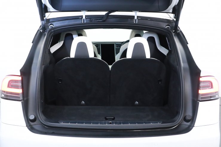 テスラ モデルX P100D 白革 6シーター エンハンストオートパイロット