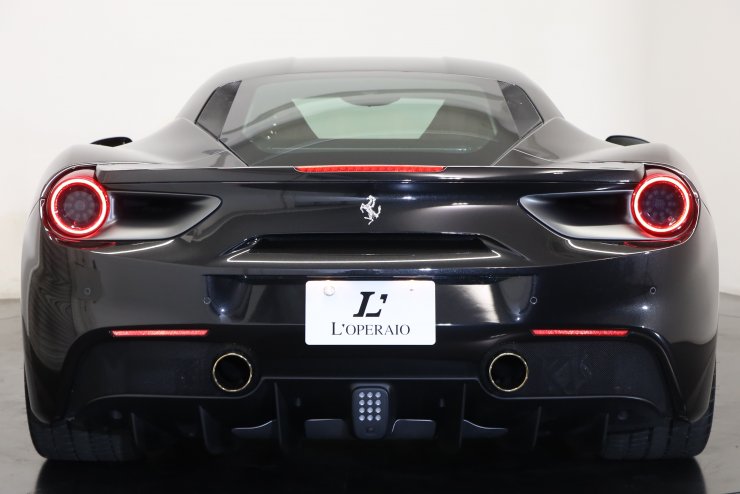 フェラーリ 488 GTB F1 DCT 正規ディーラー車 右ハンドル 純正20インチ