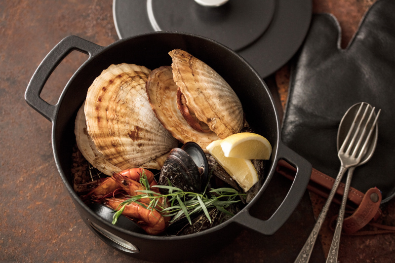 本物”のダッチオーブン「コンベック」で、旨味たっぷりの休日料理を