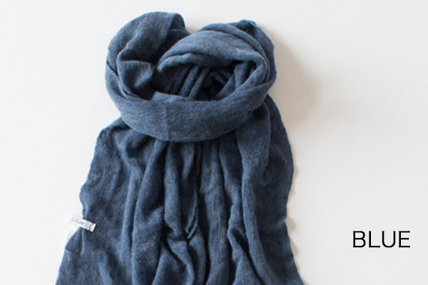 一枚で幸せな気持ちになるPin1876のカシミヤストール