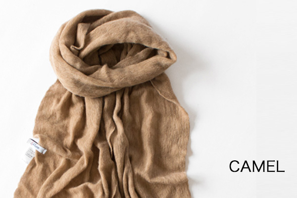 一枚で幸せな気持ちになるPin1876のカシミヤストール