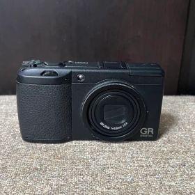 RICOH GR Ⅱ 新品 64,300円 中古 19,800円 | ネット最安値の価格比較