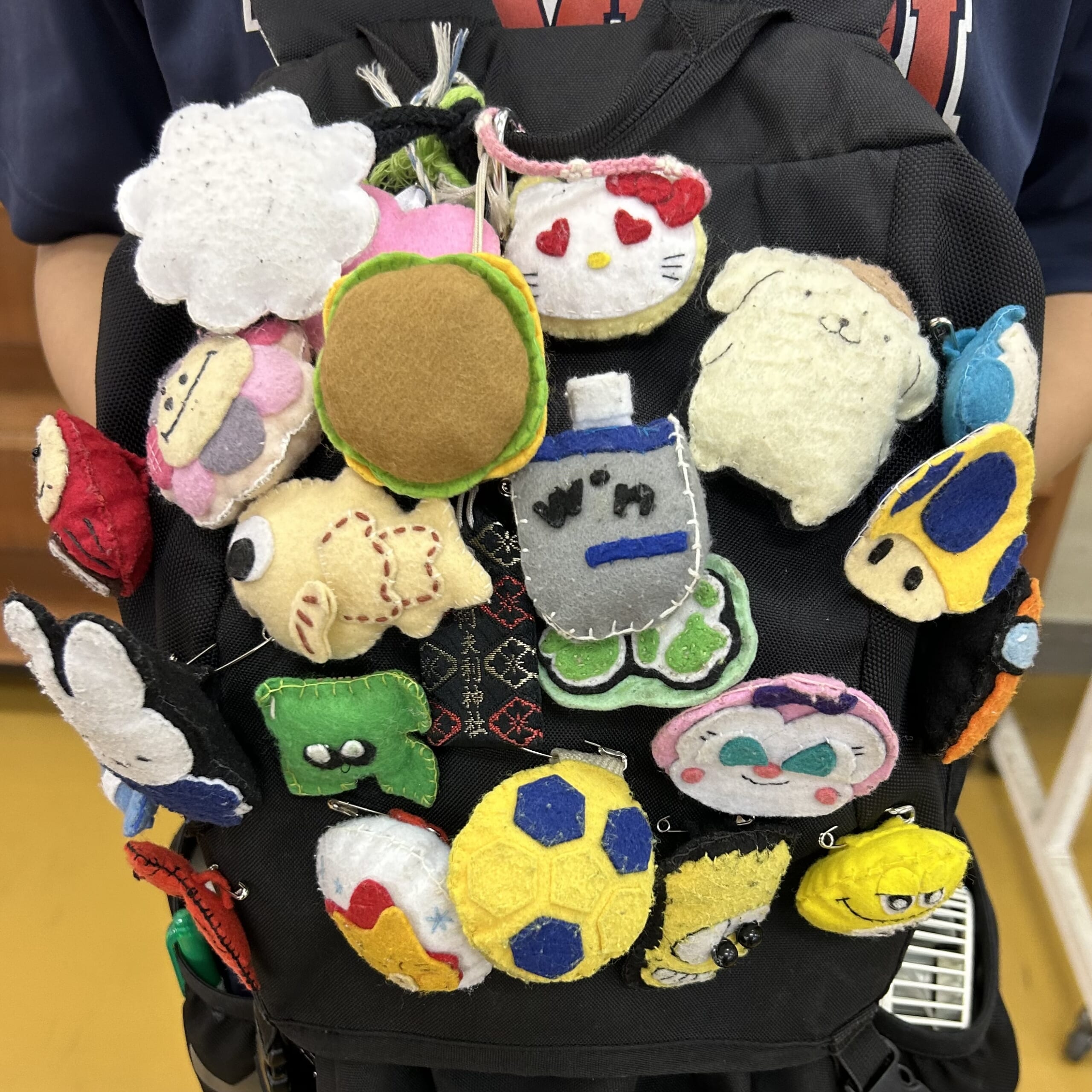 自慢のお守りたちを紹介！ | ハンドボール部 | 横浜平沼高等学校