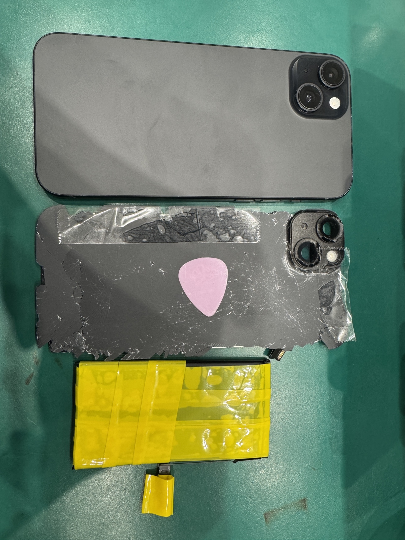 iPhone15 256gb 背面割れ有り バッテリー89% iPhone15 256gb 背面割れ