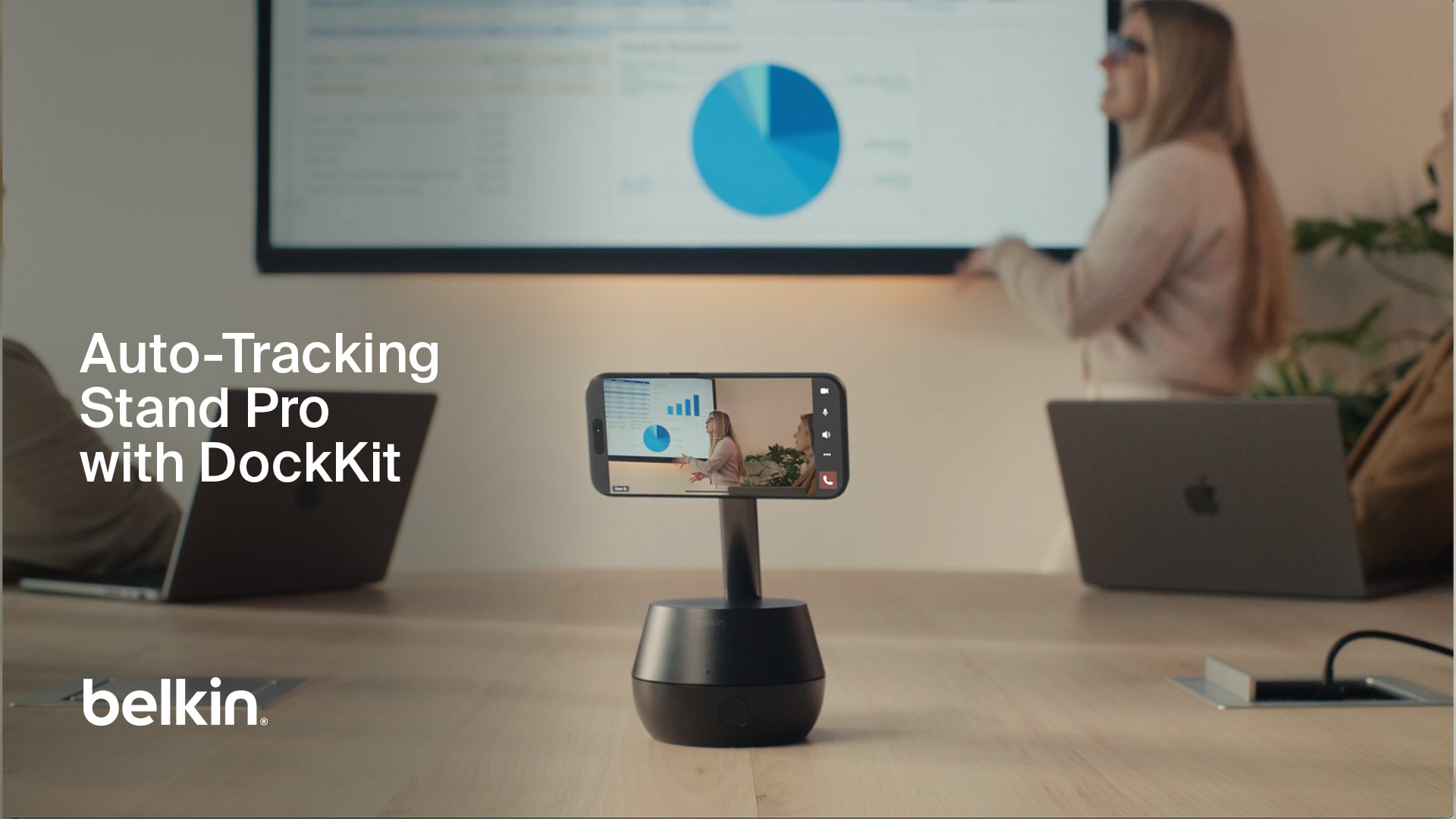 Auto-Tracking Stand Pro with DockKit for iPhone | Belkin IN