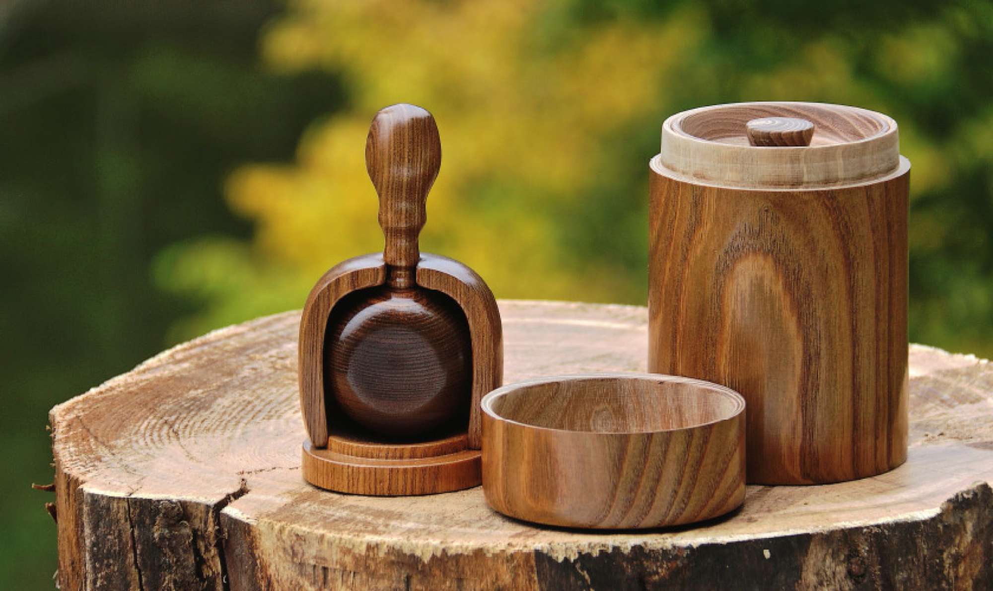 槐 無垢の茶筒（中） | 円舘工芸舎の製品 | 円舘工芸舎 | 木地師による