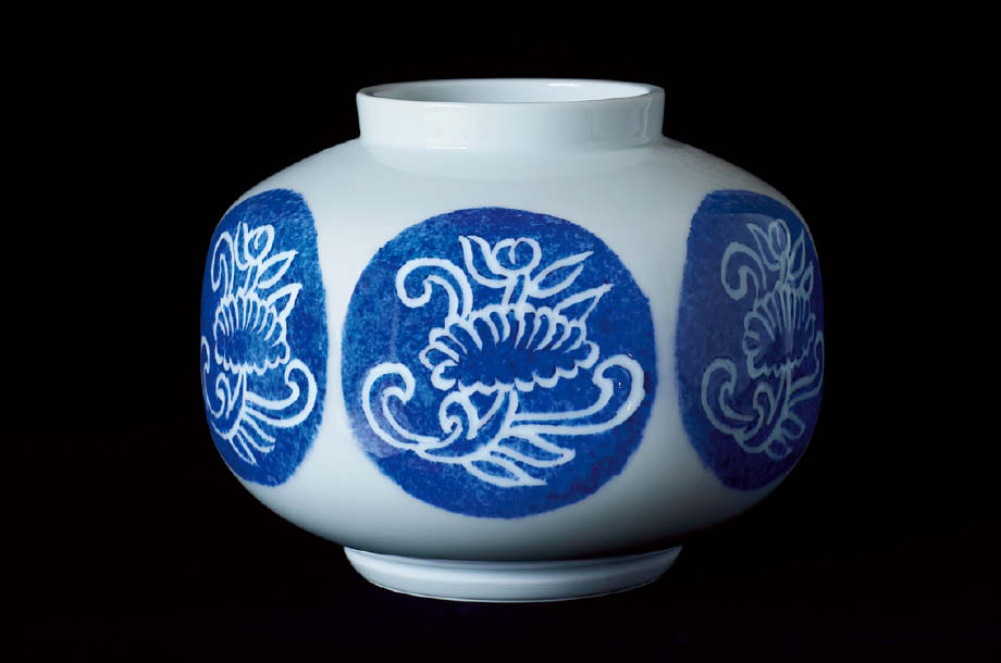 人間国宝を訪ねて③ 井上 萬二 陶芸/白磁 | 三越伊勢丹オンライン