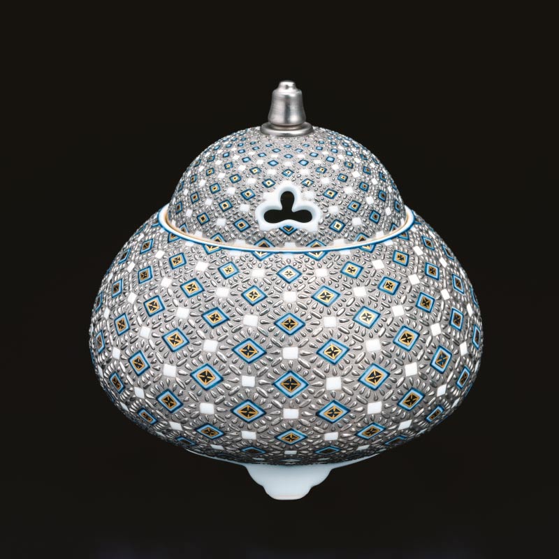 純プラチナ彩・セラミックの宝石 山本 一洋 遺作展｜三越銀座