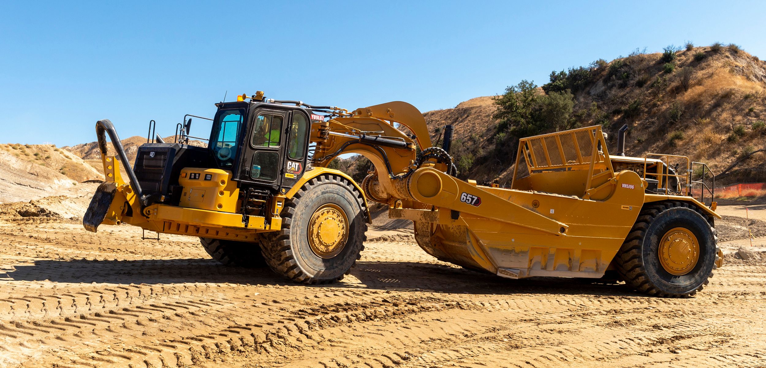 New Cat® 657 Wheel Tractor-Scraper | Cat | Caterpillar