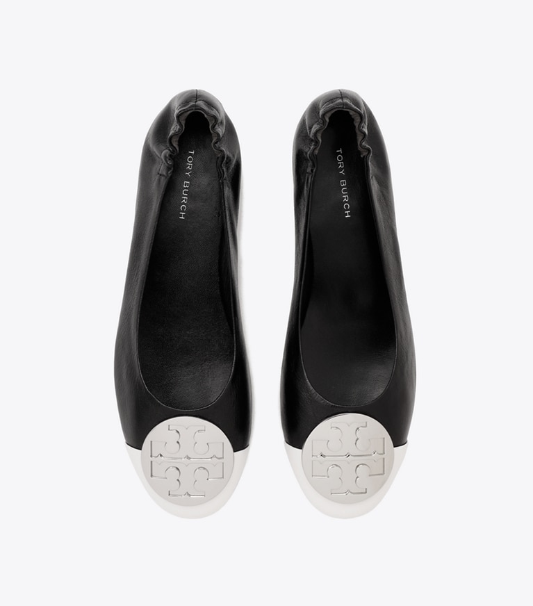 クレア キャップトゥ バレエ: レディース フラット | Tory Burch JP